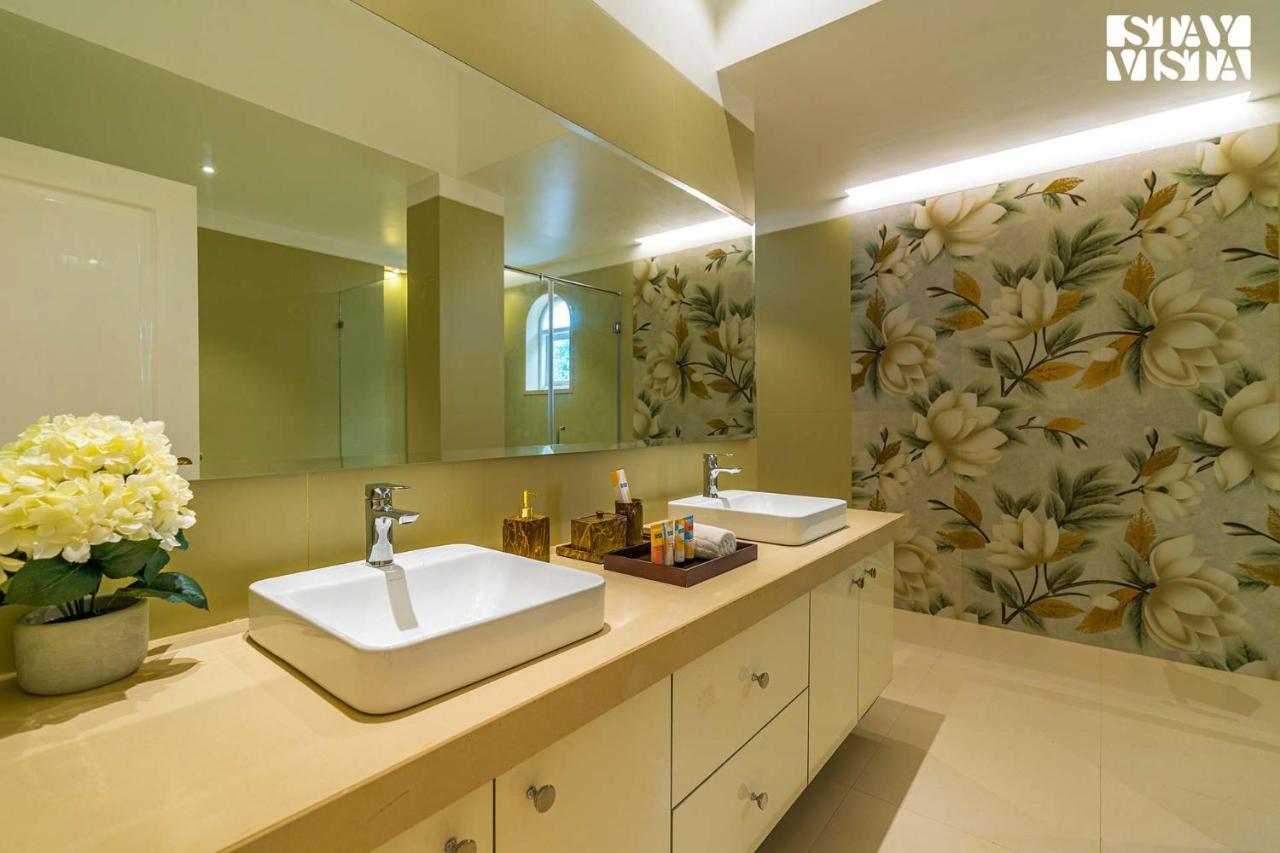 White Whale The Lux Collection By Stayvista Parra Extérieur photo