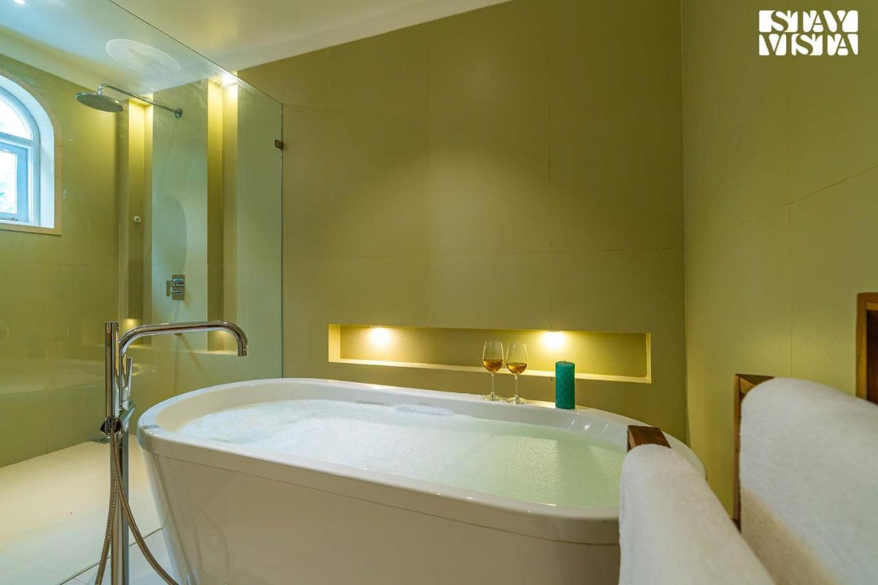 White Whale The Lux Collection By Stayvista Parra Extérieur photo